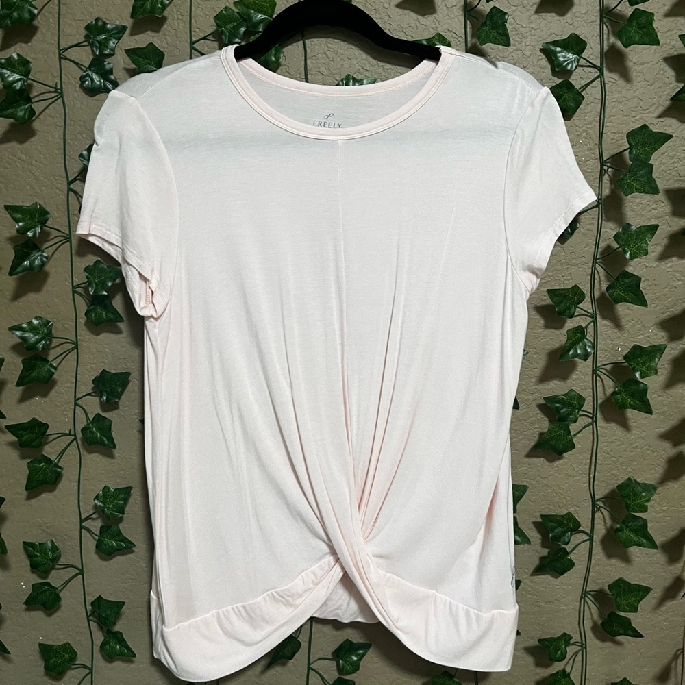 Super soft baby pink t-shirt (XL girls)